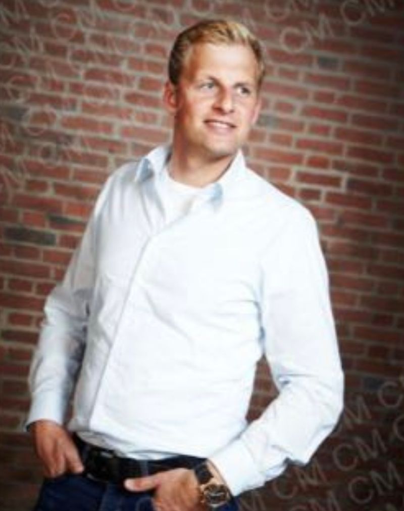 Contactpersonen De heer Frederic Extra