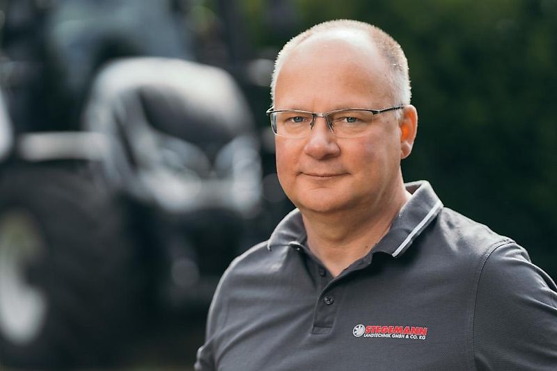 Contactpersonen De heer Dirk Stegemann