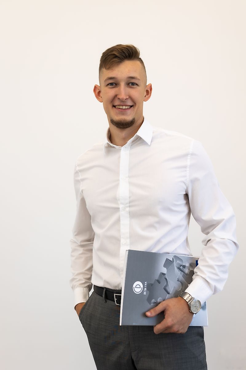 Contactpersonen De heer Adam Rogalski