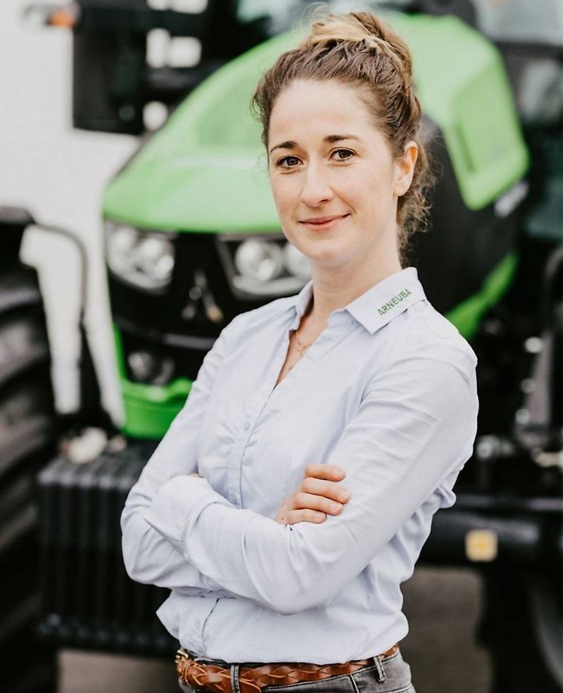 Contactpersonen Mevrouw Anika Bach