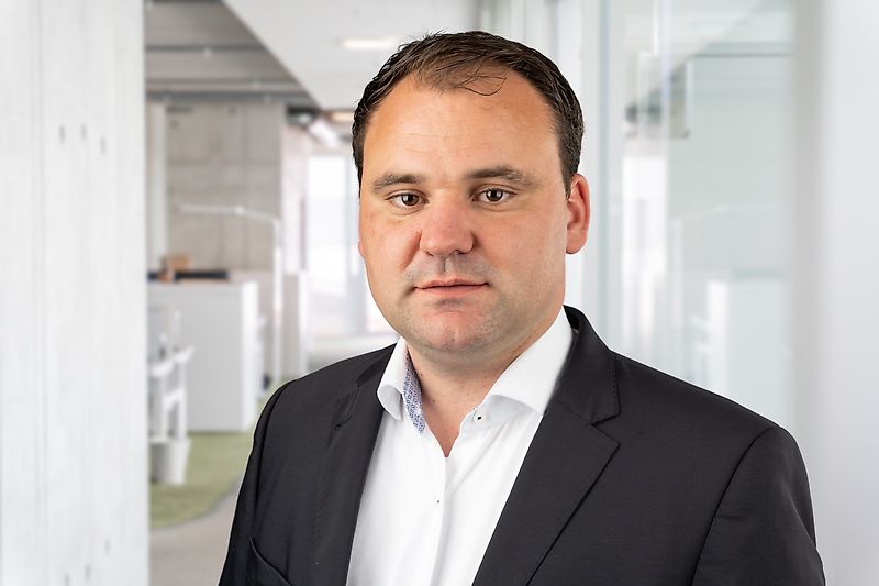 Contactpersonen De heer Tobias Roggemann