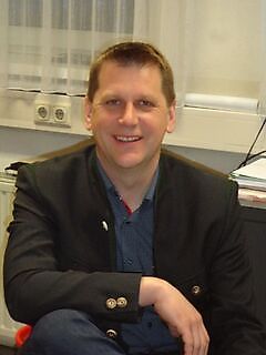 Contactpersonen De heer Artur Mayr